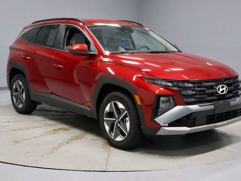 Certified 2025 Hyundai Tucson SEL AWD/4WD image 1