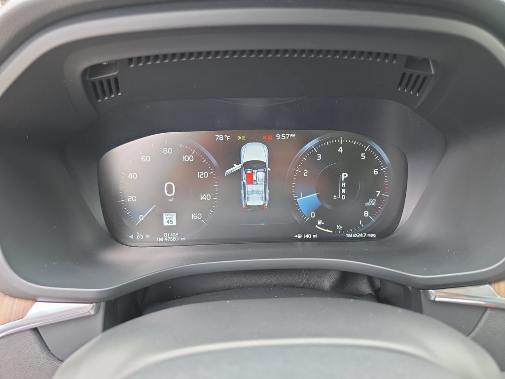 Used 2019 Volvo XC60 T6 Momentum w/ Multimedia Package AWD/4WD image 22