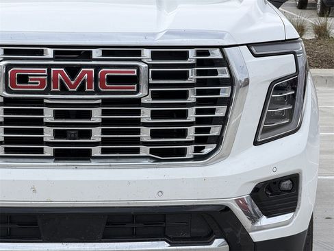 Certified 2025 GMC Yukon Denali image 9