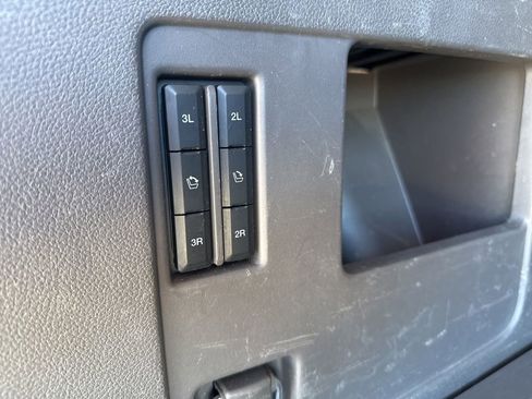 Used 2021 Ford Expedition Max XLT image 46