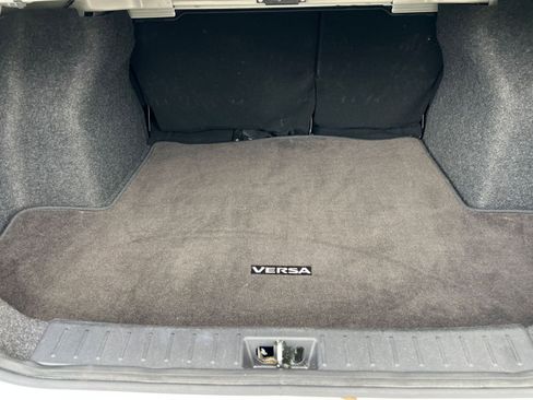 Used 2025 Nissan Versa SV image 27