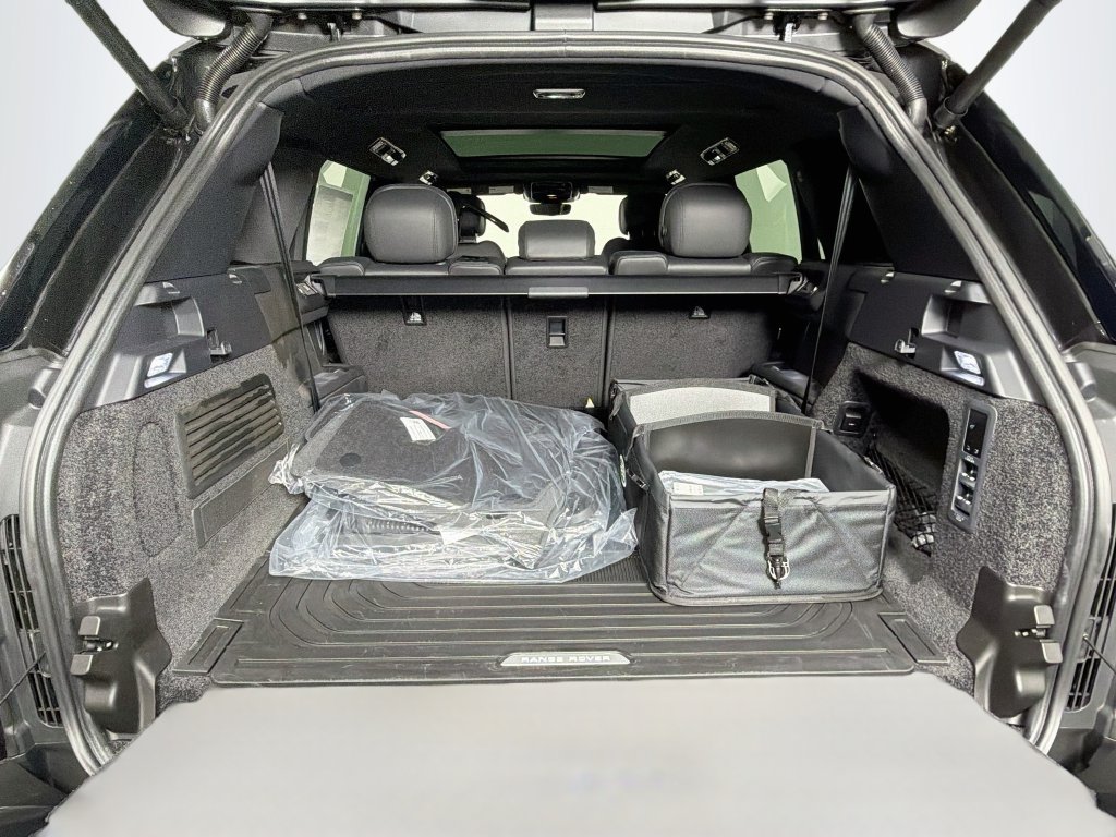 New 2027 Land Rover Range Rover Long Wheelbase SE AWD/4WD image 28