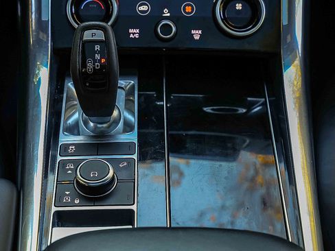 Used 2022 Land Rover Range Rover Sport HST image 14