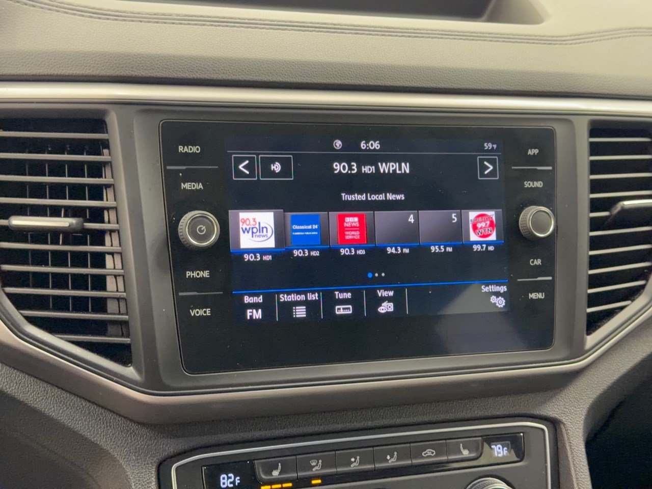 Used 2020 Volkswagen Atlas Cross Sport SE w/ Towing Package FWD image 23