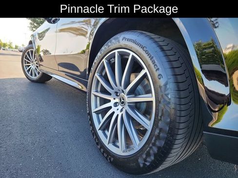 Used 2025 Mercedes-Benz GLS 450 4MATIC image 16