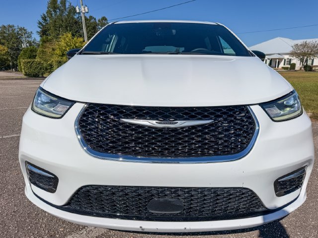 Used 2025 Chrysler Pacifica Select FWD image 8