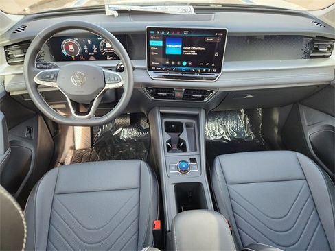 New 2026 Volkswagen Tiguan SE image 23