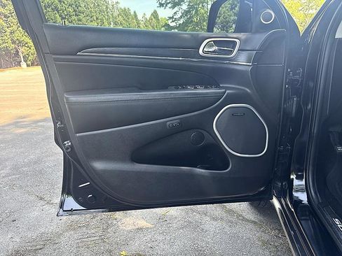 Used 2020 Jeep Grand Cherokee Summit AWD/4WD image 9