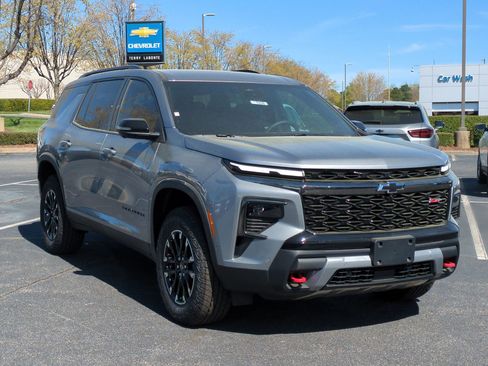 New 2026 Chevrolet Traverse Z71 w/ Enhanced Driving Package AWD/4WD image 2