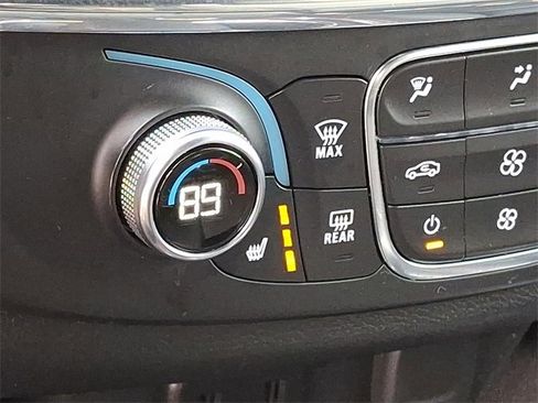 Used 2023 Chevrolet Traverse LT image 21