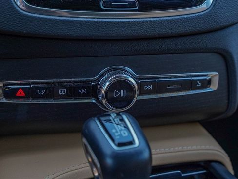 Used 2022 Volvo XC90 T6 Inscription image 19