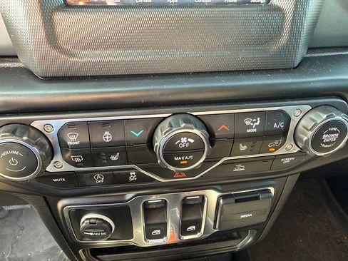 Used 2023 Jeep Wrangler Sport AWD/4WD image 22