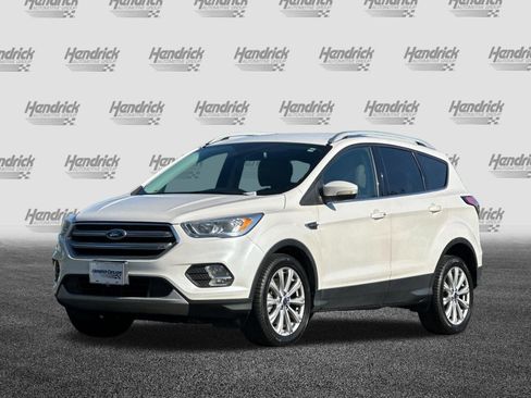 Used 2017 Ford Escape Titanium image 9