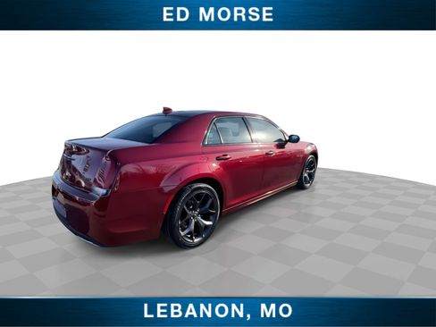 Used 2023 Chrysler 300 Touring L image 8