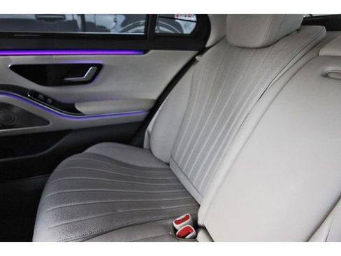 Used 2023 Mercedes-Benz S 580 4MATIC Sedan image 9