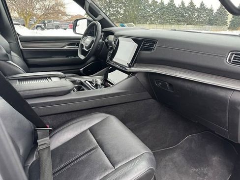 Used 2024 Jeep Wagoneer Series III image 15