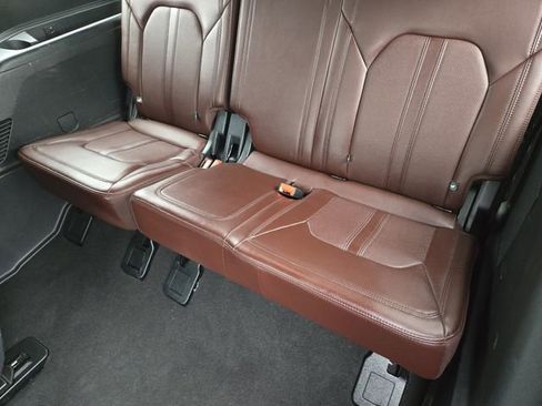 Used 2024 Ford Expedition Limited image 31