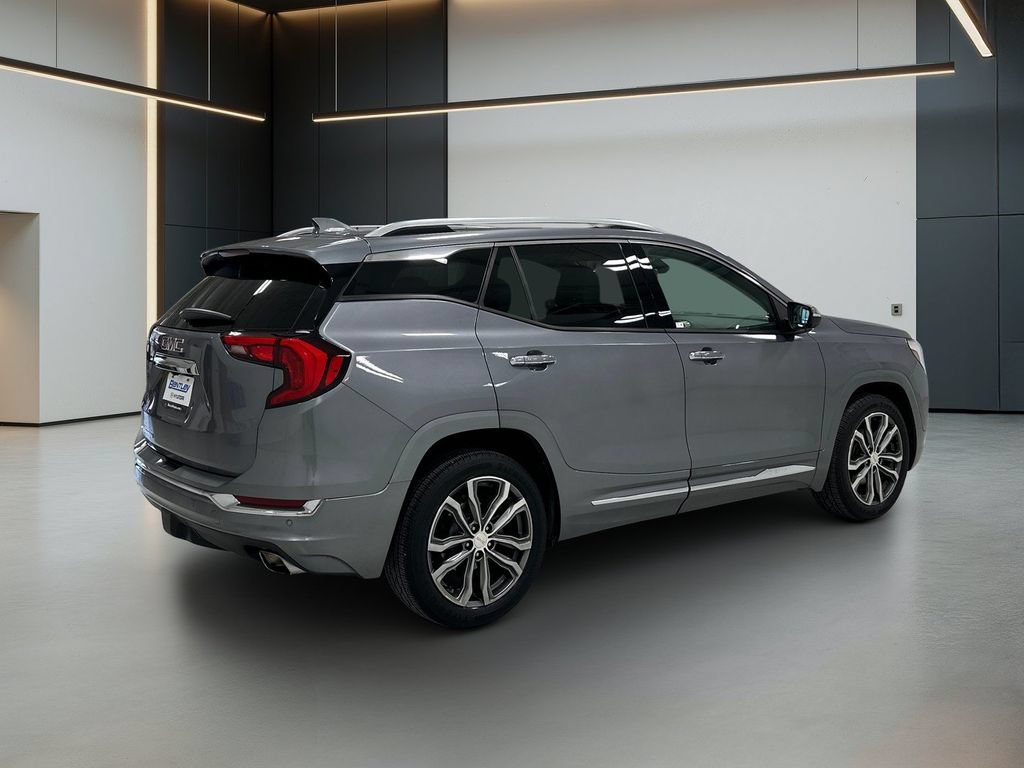 Used 2020 GMC Terrain Denali w/ Denali Premium Package FWD image 6