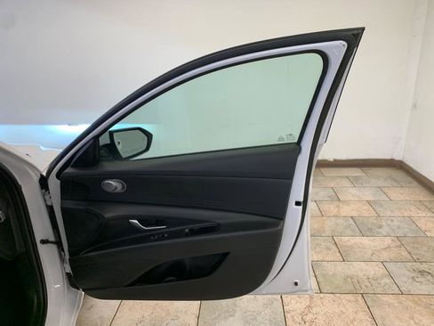 Used 2024 Hyundai Elantra SEL image 43