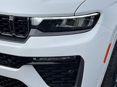 New 2026 Jeep Grand Cherokee Summit image 10