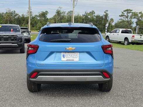 New 2026 Chevrolet Trax LT w/ Sunroof Package FWD image 6