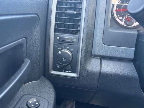 Used 2018 RAM 1500 Express w/ Express Value Package AWD/4WD image 18
