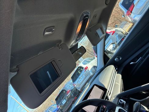 Used 2023 Hyundai Elantra SEL w/ Convenience Package image 35