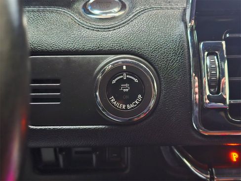 Used 2019 Lincoln Navigator Reserve image 29