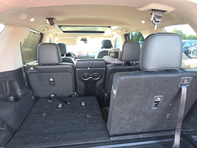 Used 2024 Honda Pilot Touring image 13