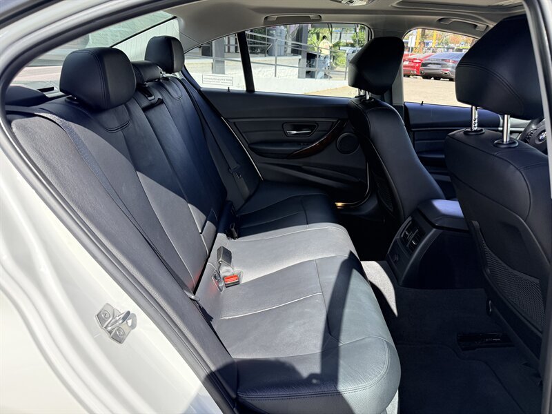 Used 2015 BMW 328i Sedan RWD image 26