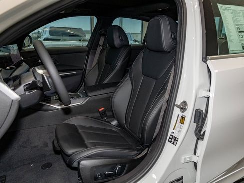 New 2025 BMW 330i xDrive Sedan w/ Convenience Package image 33