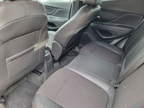 Used 2021 Buick Encore Preferred image 8