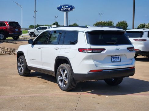 New 2026 Jeep Grand Cherokee L Limited RWD image 3