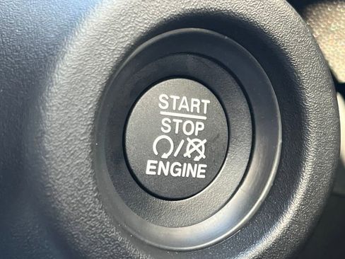 New 2025 RAM ProMaster 2500 w/ Quick Order Package 22G SLT image 8