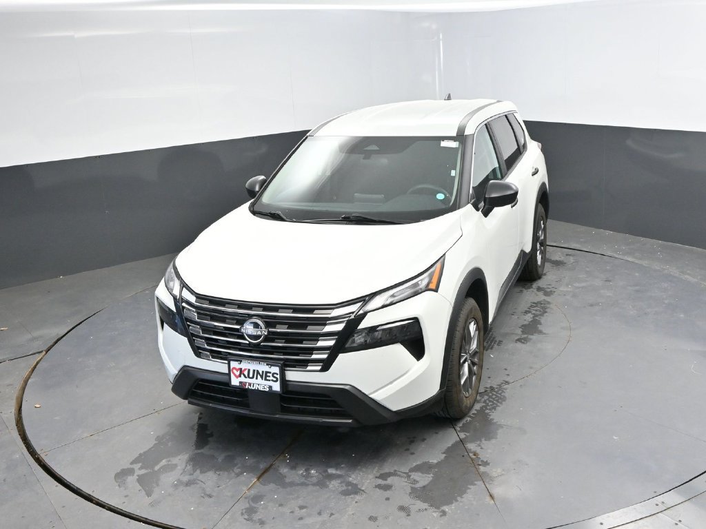 Used 2024 Nissan Rogue S AWD/4WD image 25