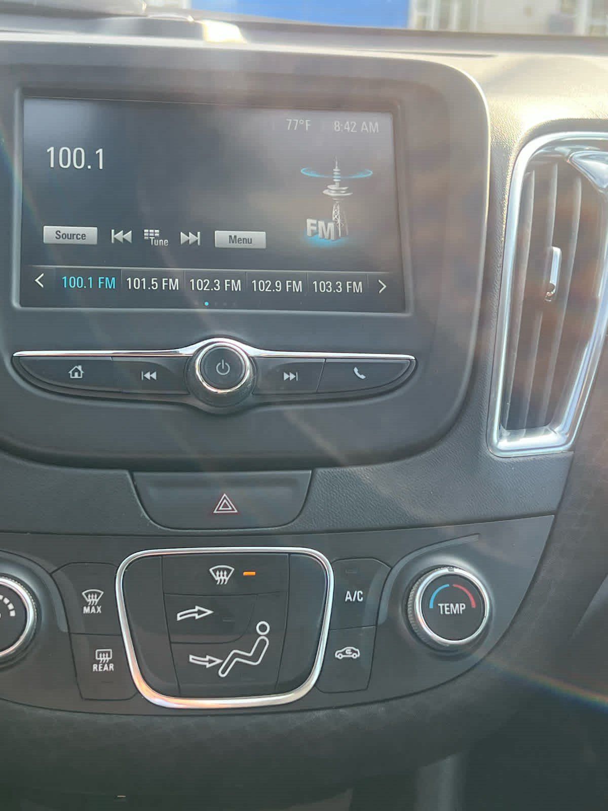 Used 2017 Chevrolet Malibu LT FWD image 8