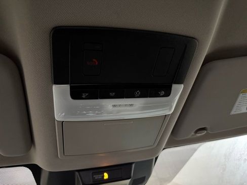 Certified 2025 Nissan Rogue SV image 24