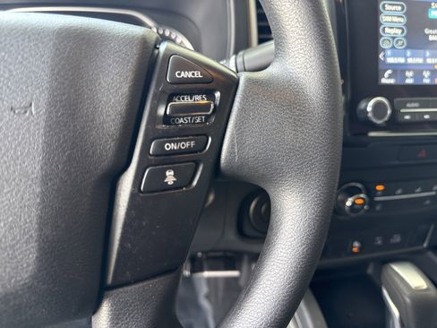 Used 2022 Nissan Frontier SV w/ Technology Package RWD image 20