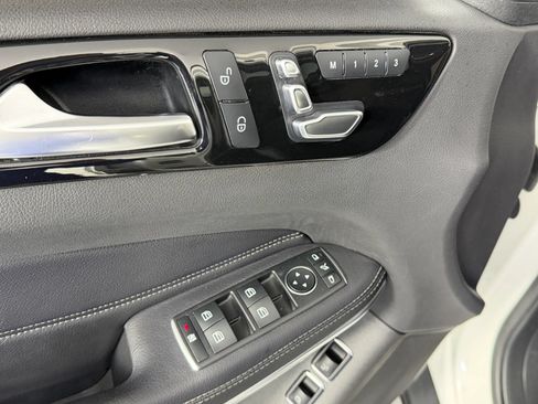 Used 2018 Mercedes-Benz GLS 550 4MATIC image 25