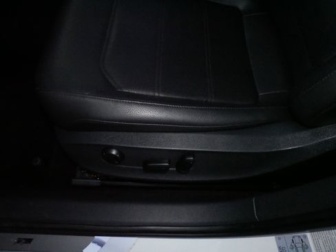 Used 2017 Volkswagen Passat 1.8T R-Line image 21