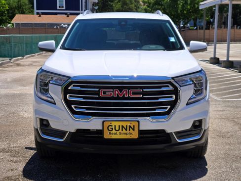 Used 2024 GMC Terrain SLT AWD/4WD image 8