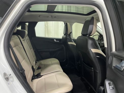 Used 2022 Ford Escape SEL w/ Technology Package image 31