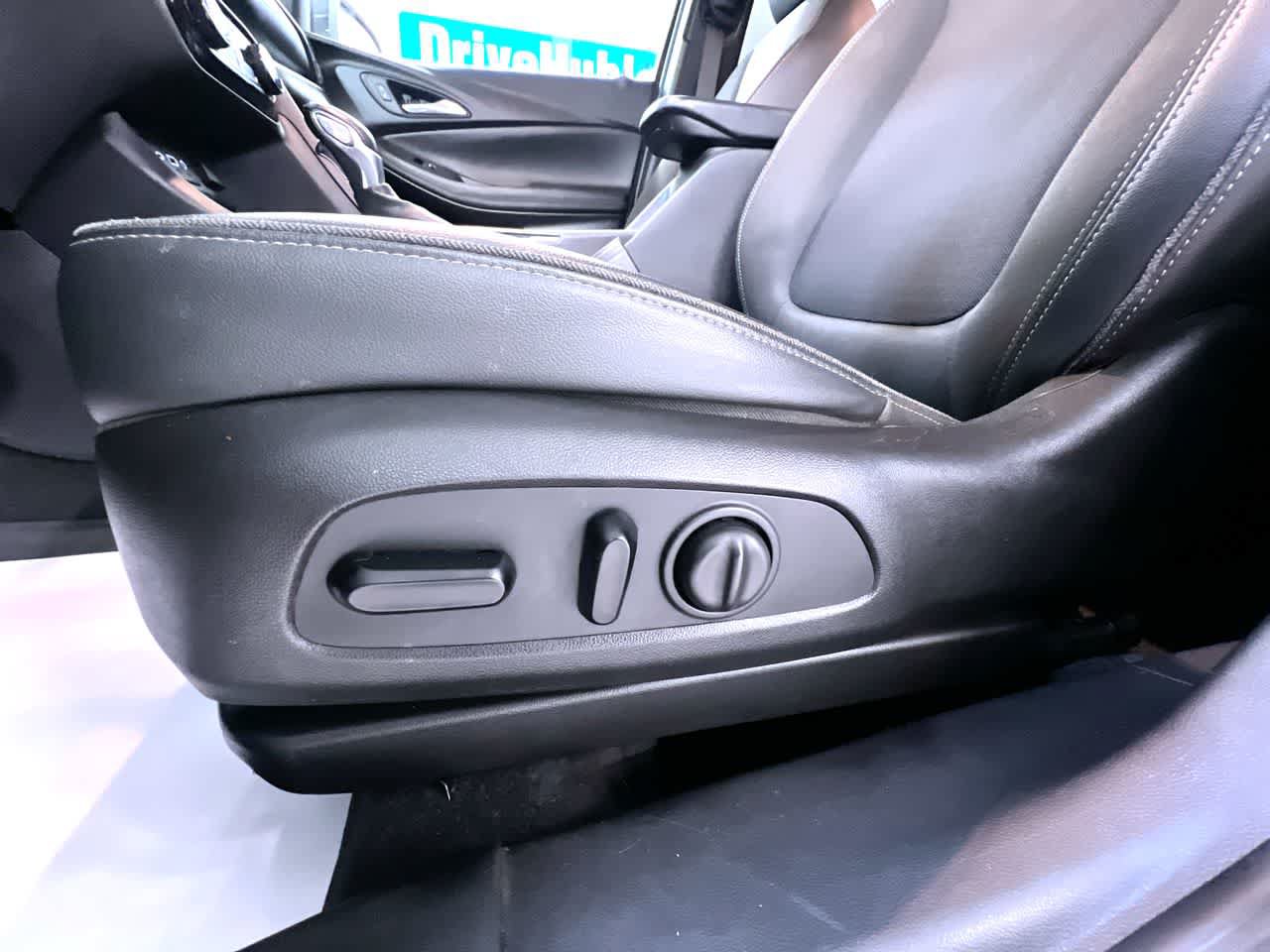 Used 2021 Buick Encore GX Select w/ Sport Touring Package FWD image 13