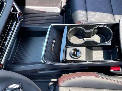 New 2026 Chevrolet Equinox RS w/ Safety and Technology Package FWD image 8