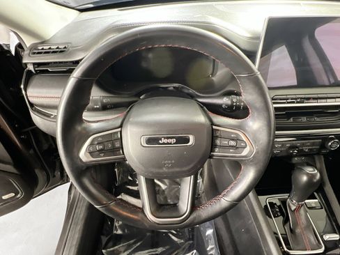 Used 2022 Jeep Compass Trailhawk w/ Trailhawk Elite Group AWD/4WD image 11