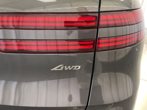 Used 2023 Genesis GV70 2.5T w/ Sport Prestige Package image 19