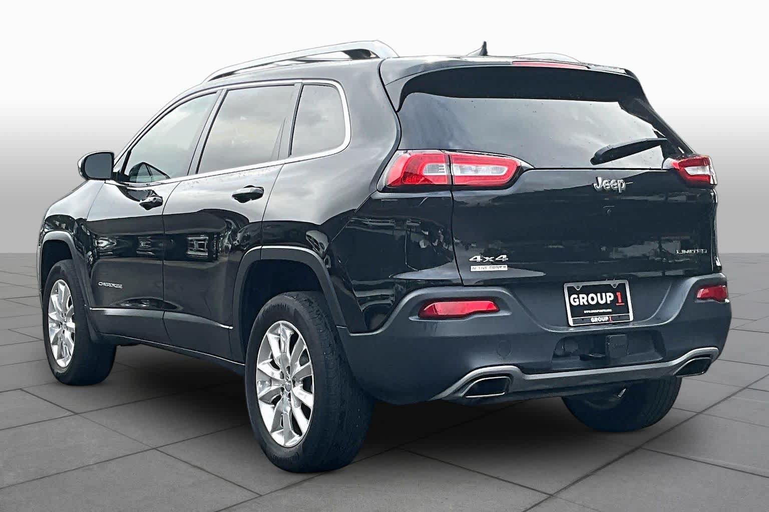 Used 2016 Jeep Cherokee Limited w/ Trailer Tow Group AWD/4WD image 12
