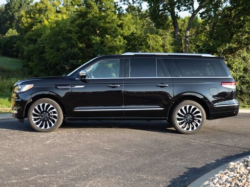 Used 2022 Lincoln Navigator L Black Label AWD/4WD image 3