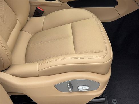 Used 2025 Porsche Macan Turbo image 45