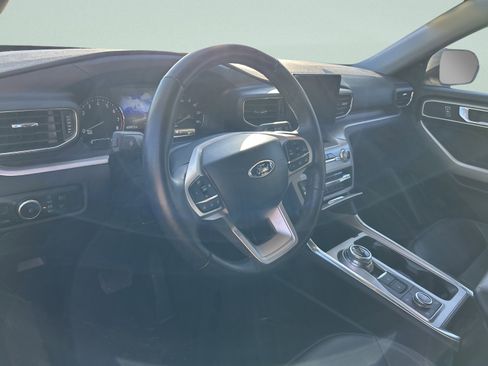 Used 2023 Ford Explorer XLT w/ Equipment Group 202A image 25